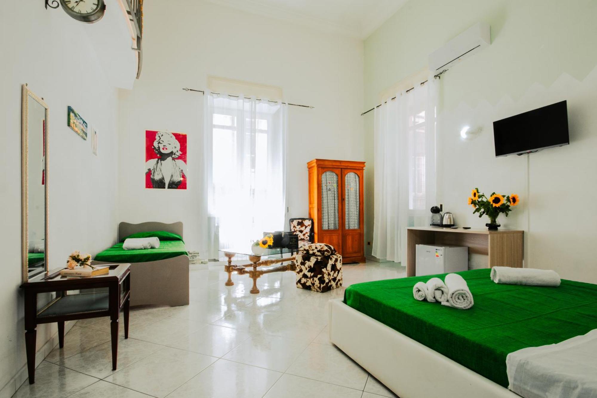 Napoli Centro, Dm Suites Esterno foto