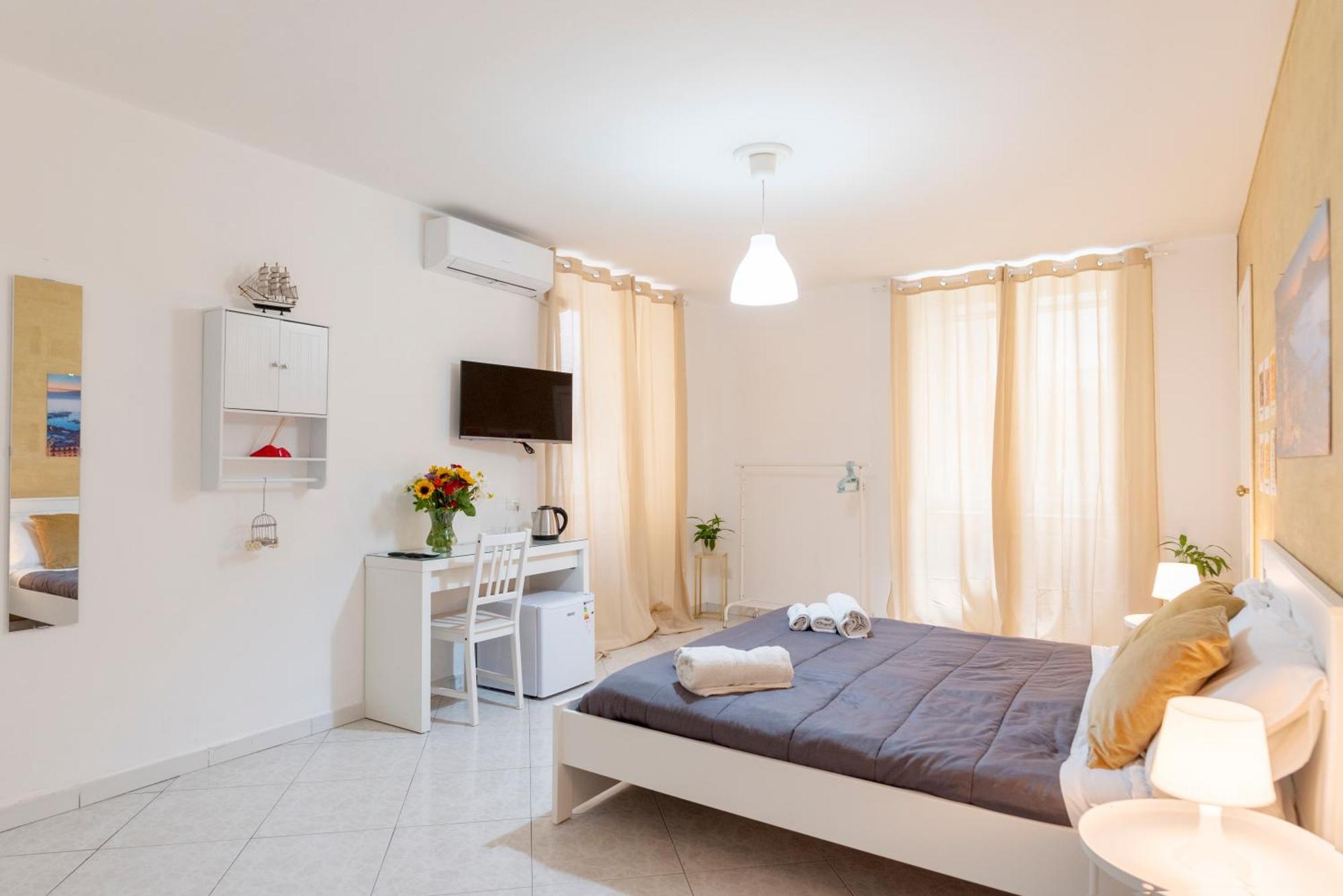 Napoli Centro, Dm Suites Esterno foto