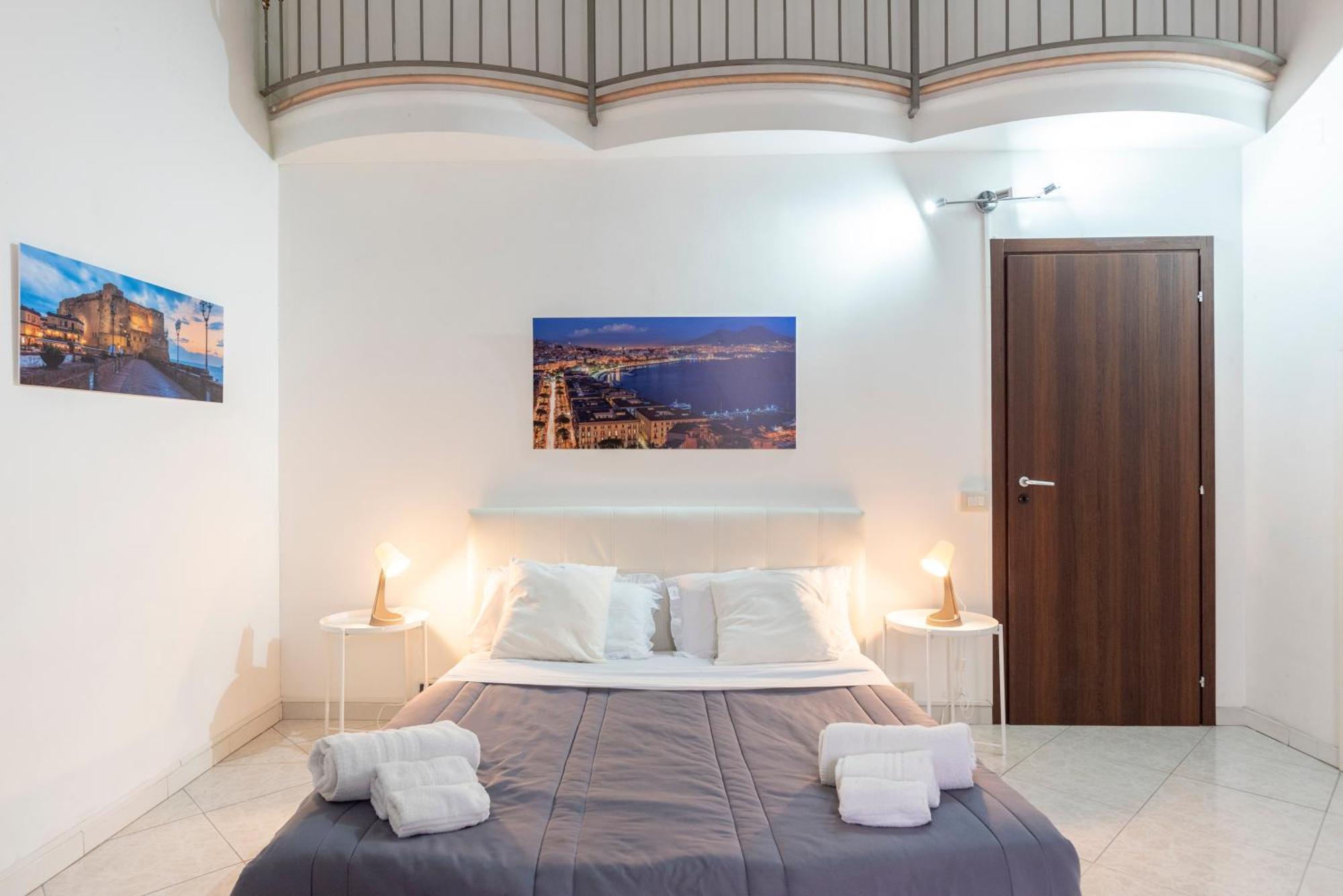 Napoli Centro, Dm Suites Esterno foto