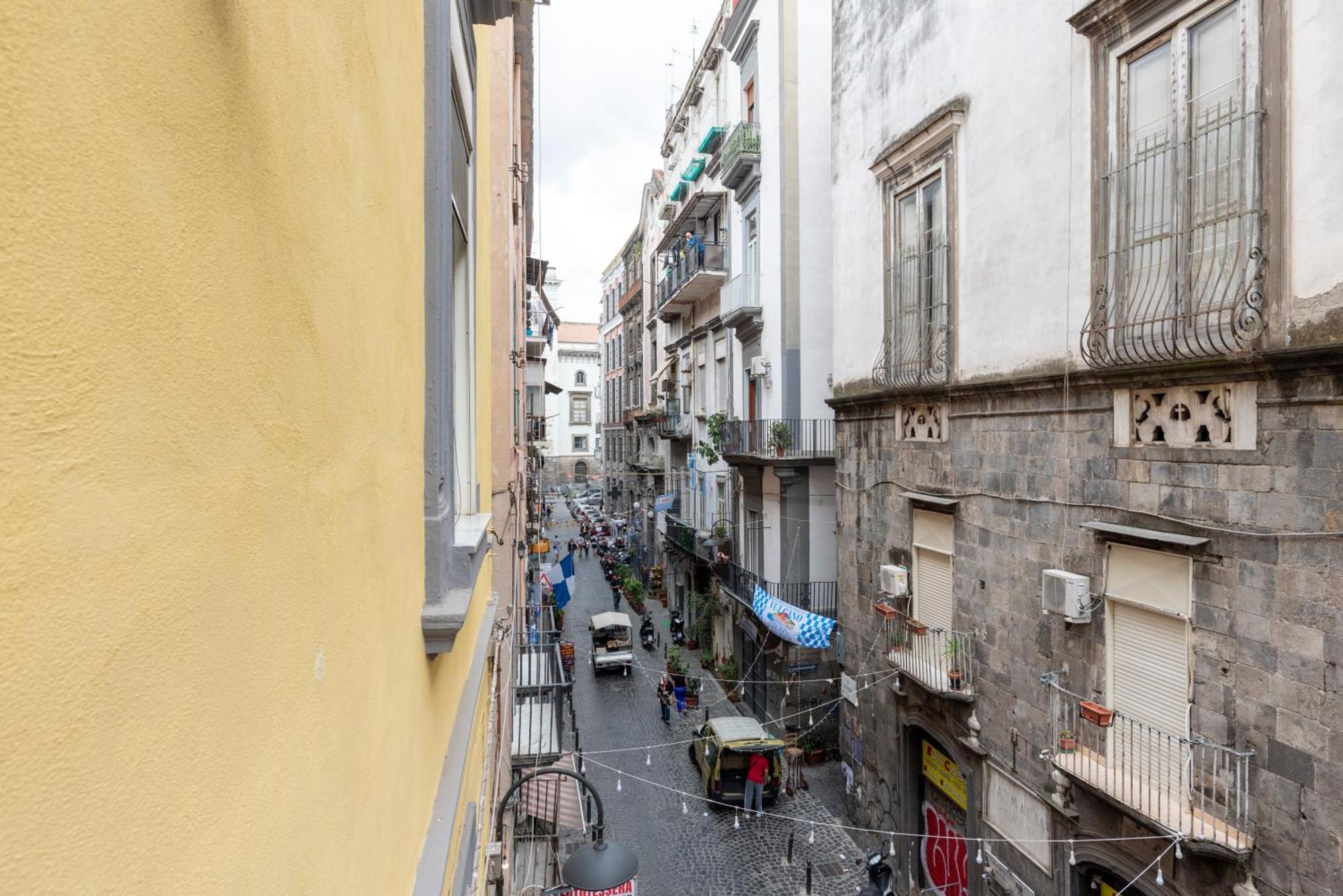 Napoli Centro, Dm Suites Esterno foto