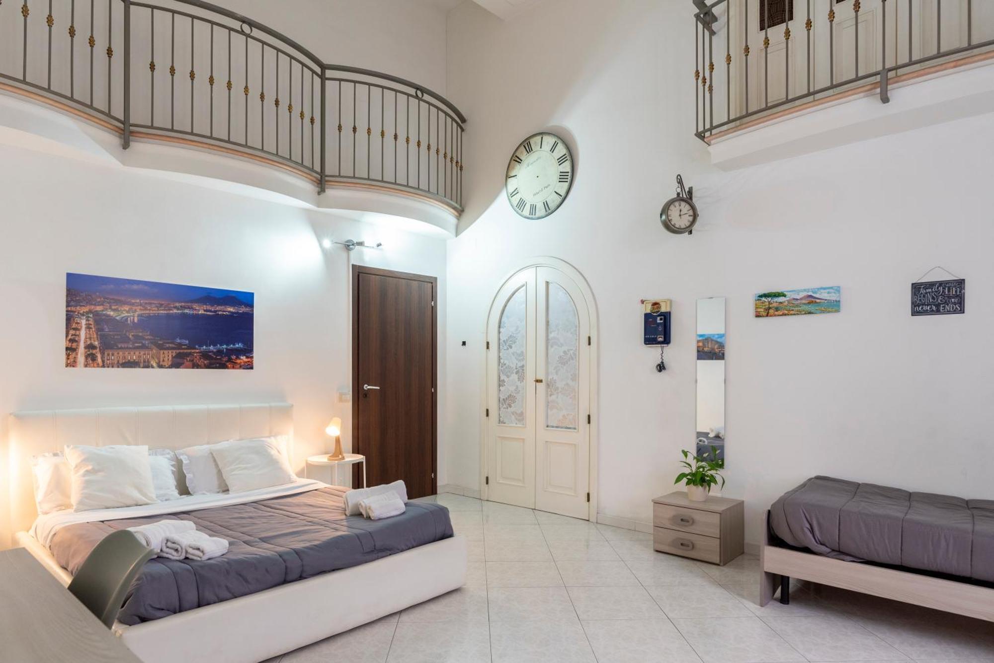 Napoli Centro, Dm Suites Esterno foto