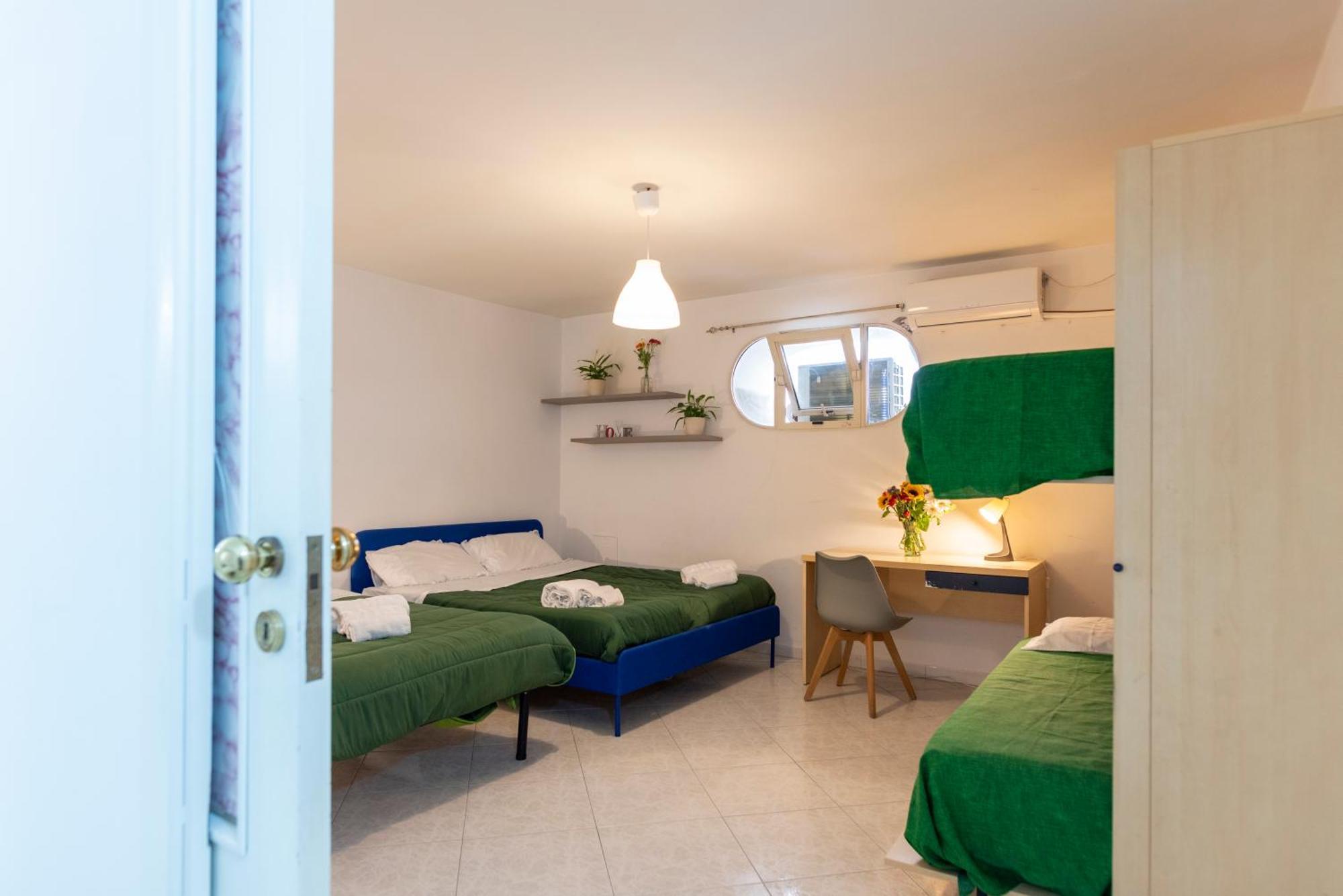 Napoli Centro, Dm Suites Esterno foto