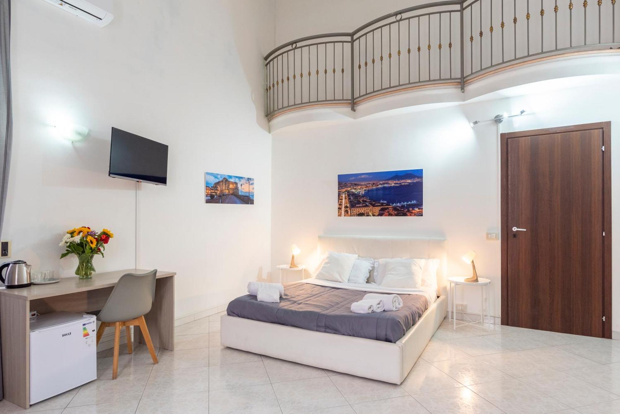 Napoli Centro, Dm Suites Esterno foto