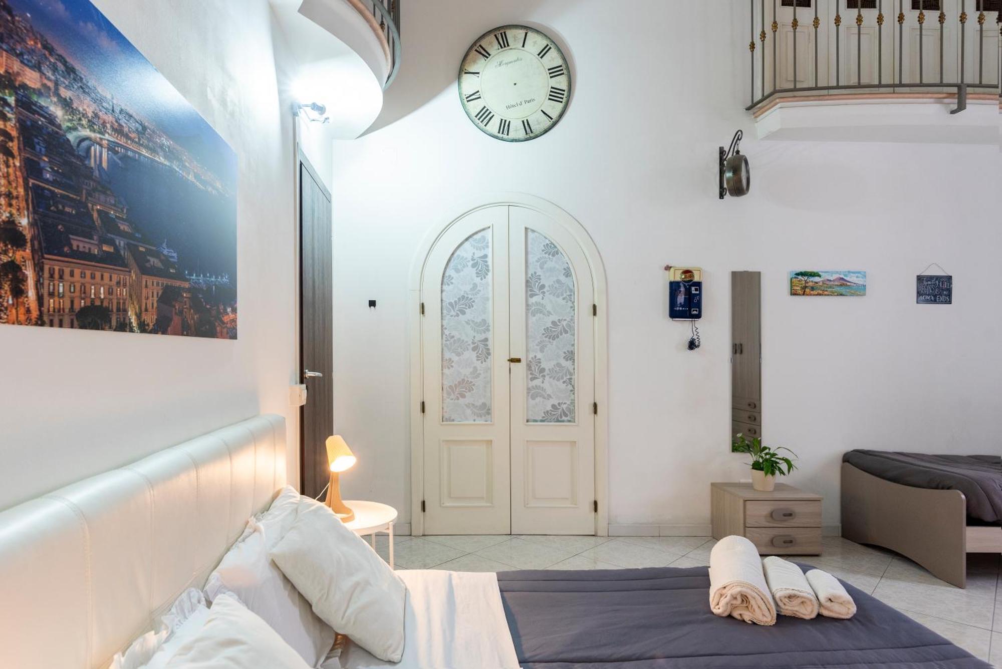 Napoli Centro, Dm Suites Esterno foto