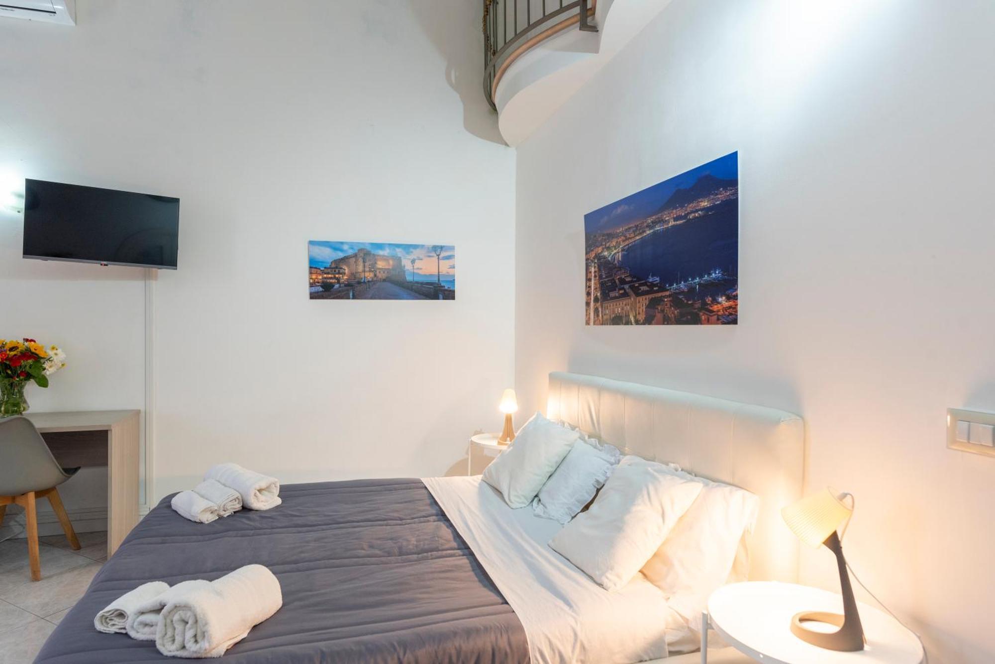 Napoli Centro, Dm Suites Esterno foto