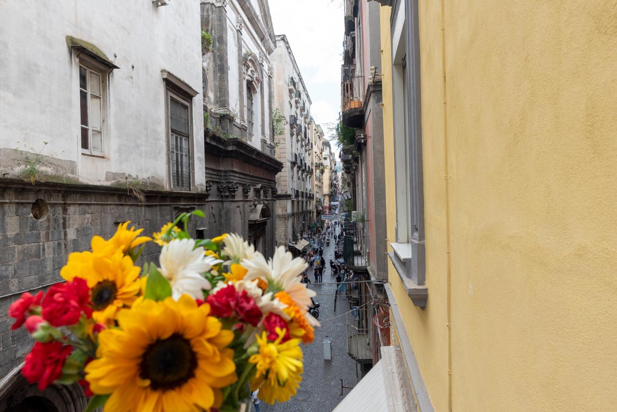 Napoli Centro, Dm Suites Esterno foto